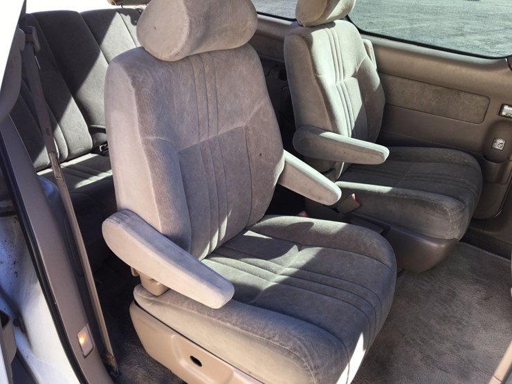2000-toyota-sienna-le-image-9