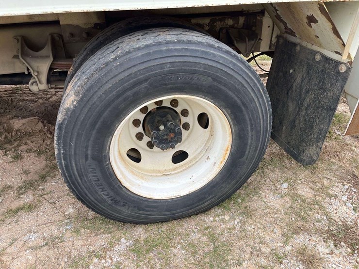 2010-international-durastar-4300-image-23