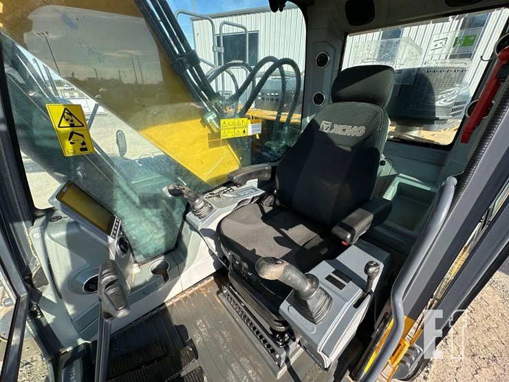 2022-xcmg-xe210u-image-12