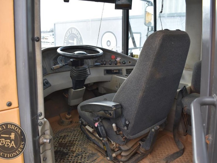 2011-volvo-a40f-image-21