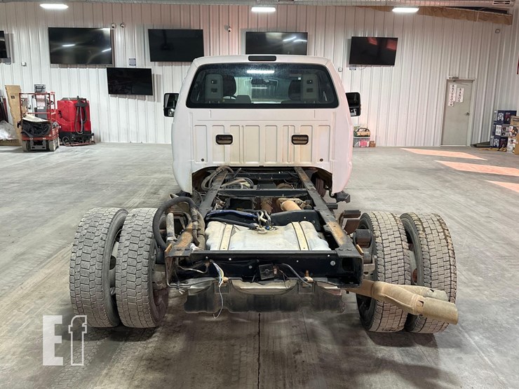 2015-ford-f550-image-8