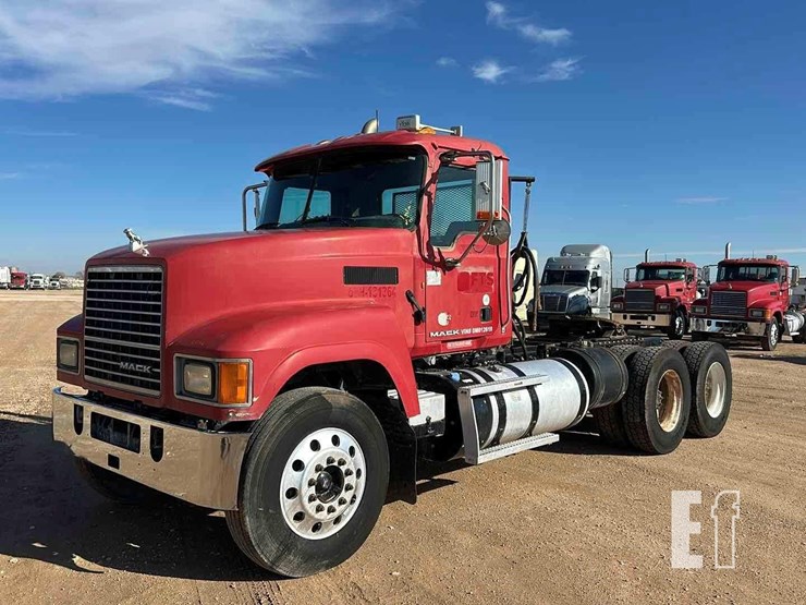 2013-mack-pinnacle-chu613-image-1