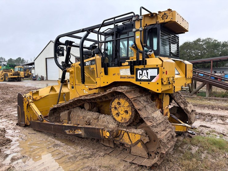 2017-caterpillar-d6t-xw-image-11