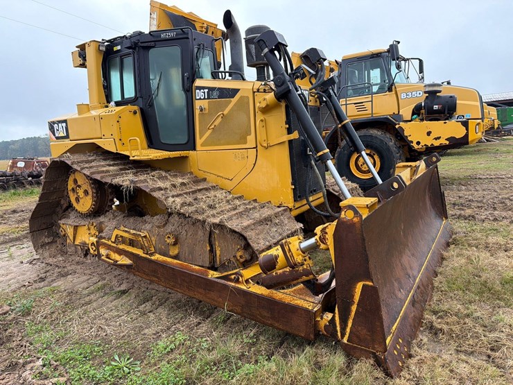 2016-caterpillar-d6t-lgp-image-3
