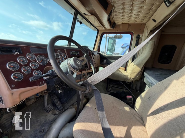 2015-western-star-4900ex-image-11