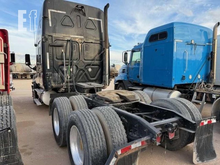 2009-freightliner-cascadia-125-image-5