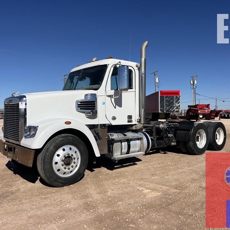 2022 FREIGHTLINER CORONADO 122 SD