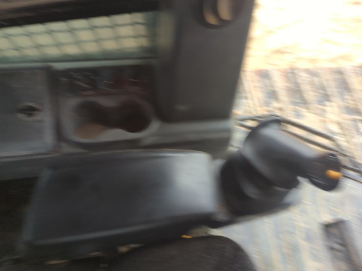 2019-caterpillar-d3k2-lgp-image-17