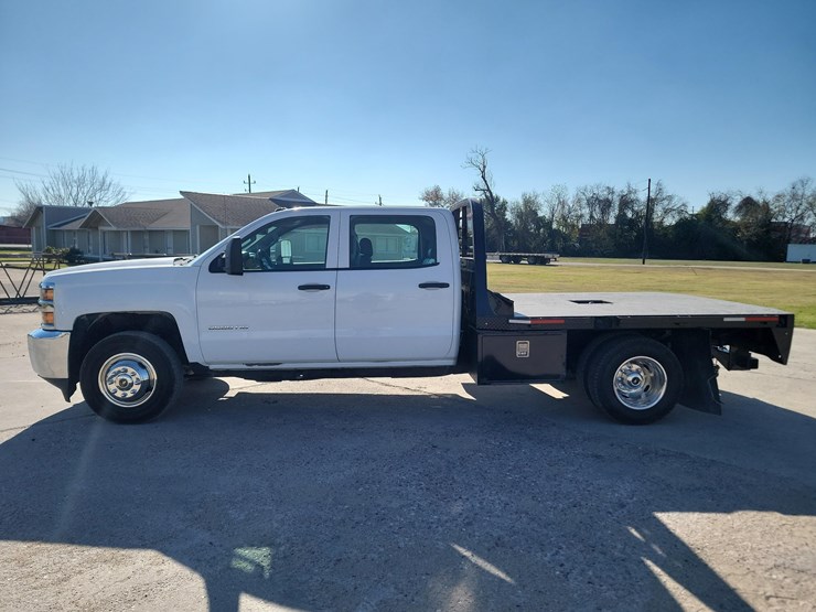 2018-chevrolet-3500-image-1