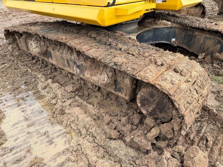 2021-komatsu-pc210-lc-11-image-16