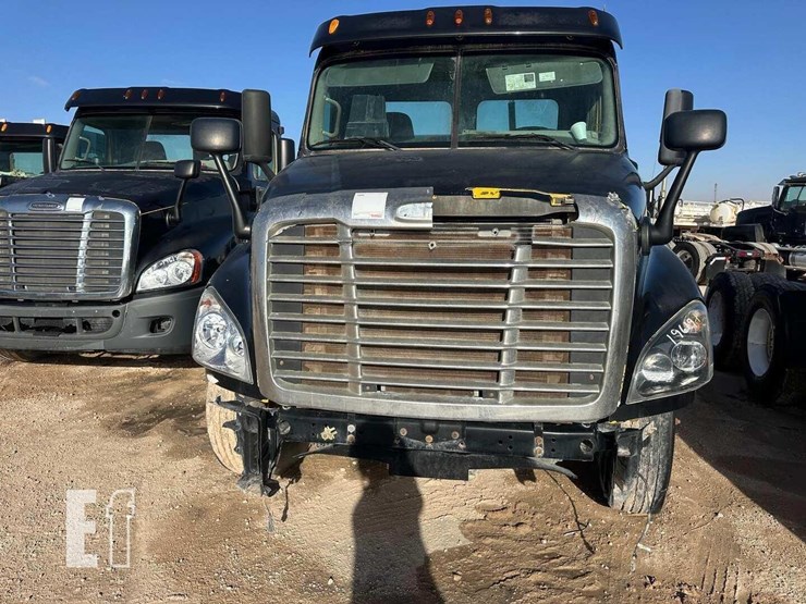 2013-freightliner-cascadia-125-image-6