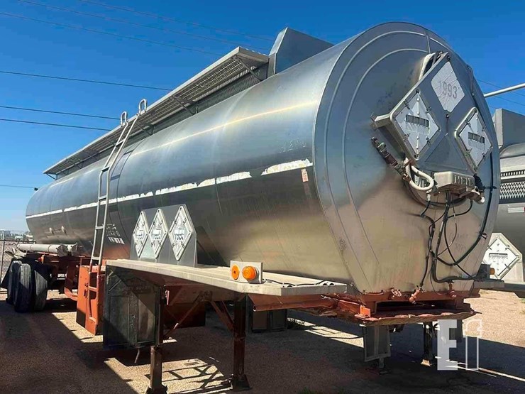 1979-heil-trailer-image-2