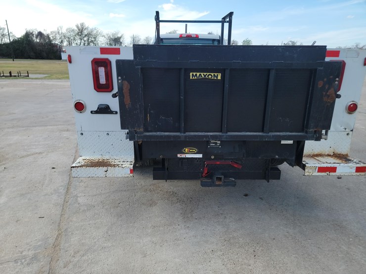 2019-chevrolet-3500-image-6