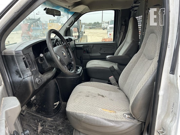 2008-chevrolet-express-3500-image-7