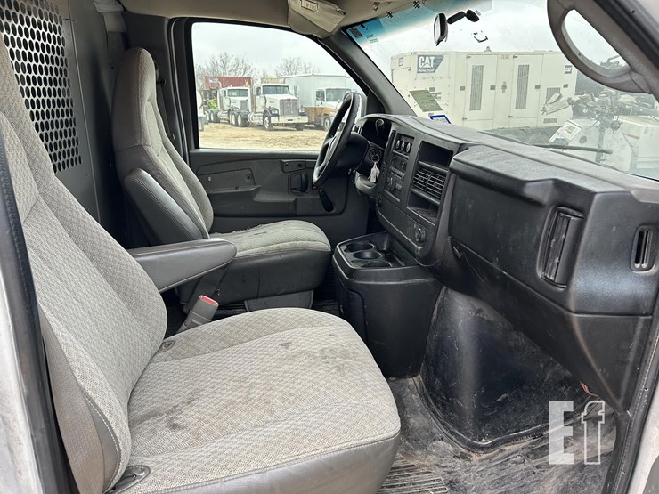 2008-chevrolet-express-3500-image-8