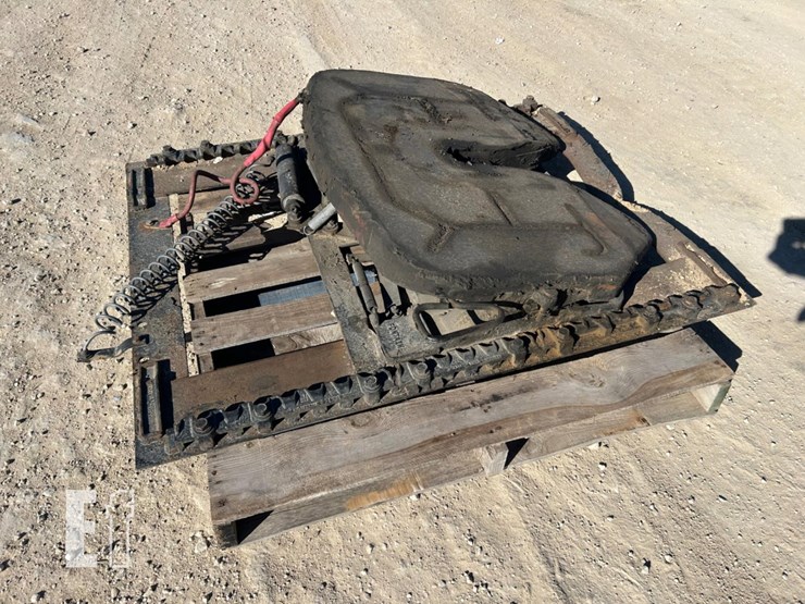 fifth-wheel-attachment-plate-image-1