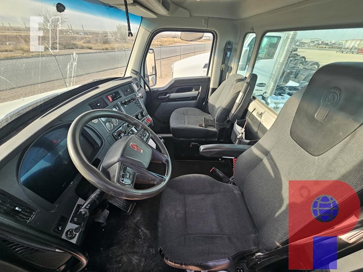 2024-kenworth-t880-image-15