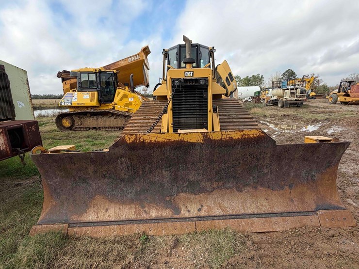 2017-caterpillar-d6n-lgp-image-19
