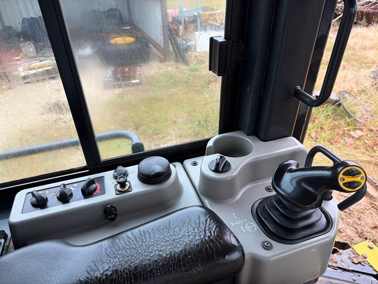 2021-komatsu-d61pxi-24-image-26