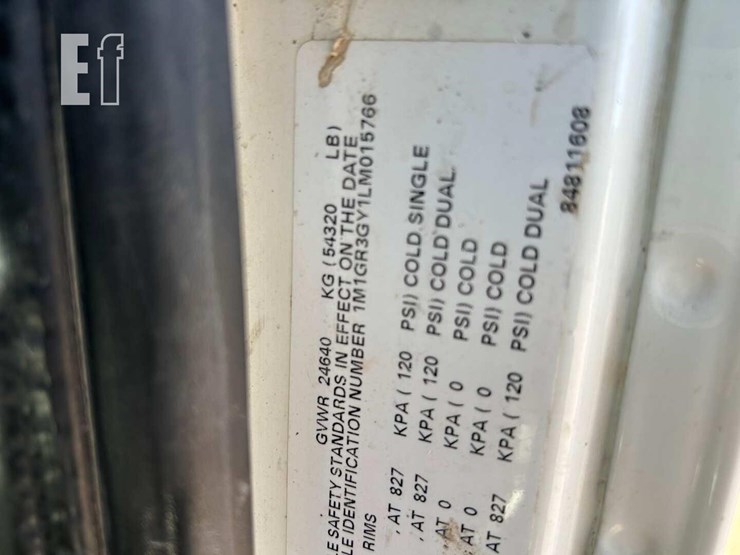 2020-mack-granite-64ft-image-14