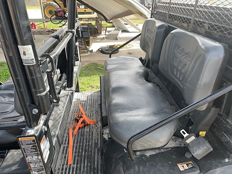 2019-kubota-rtvx1140-image-8