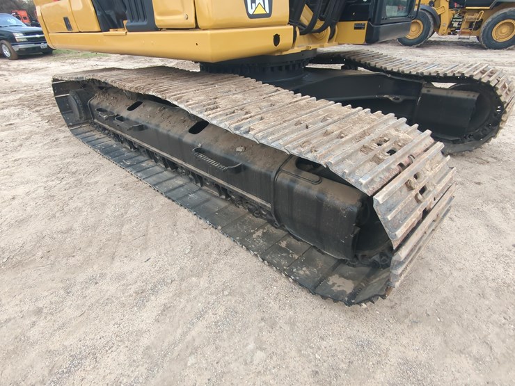 2019-caterpillar-330gc-image-9