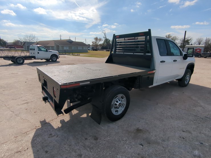 2022-chevrolet-2500-image-4