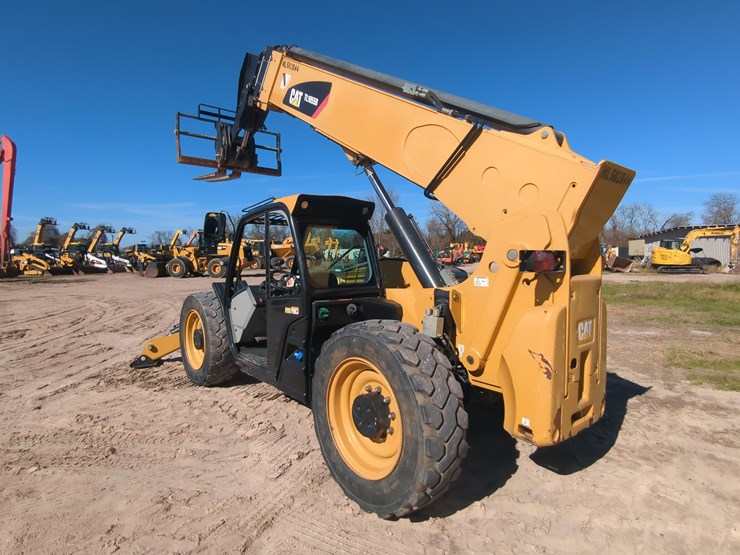 2019-caterpillar-tl1055d-image-5