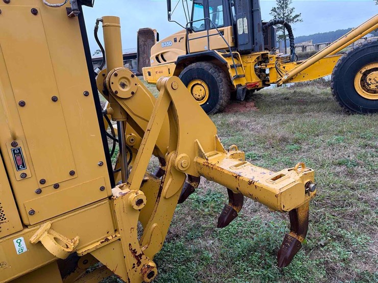 2017-caterpillar-140k-image-7