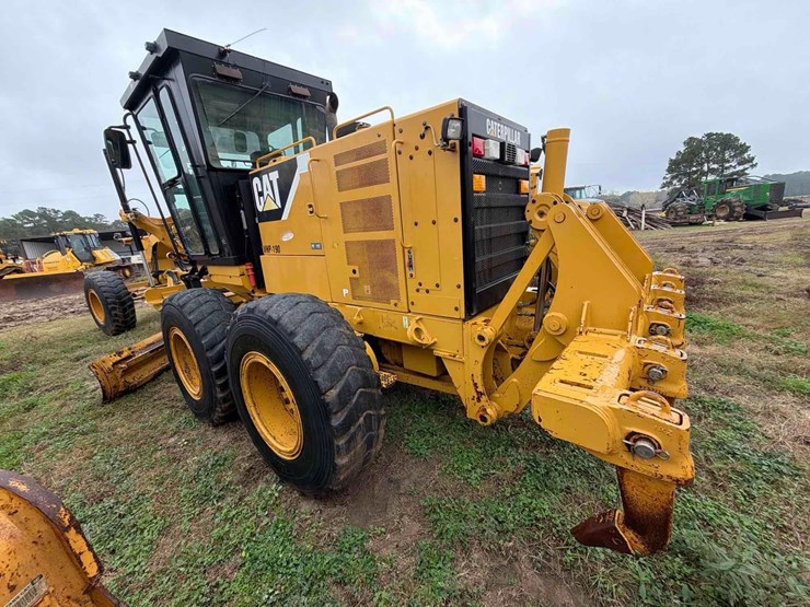 2017-caterpillar-140k-image-5