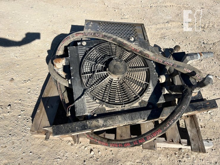 hydraulic-tank-with-cooling-system-image-3