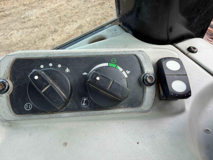 2017-caterpillar-d6n-lgp-image-29