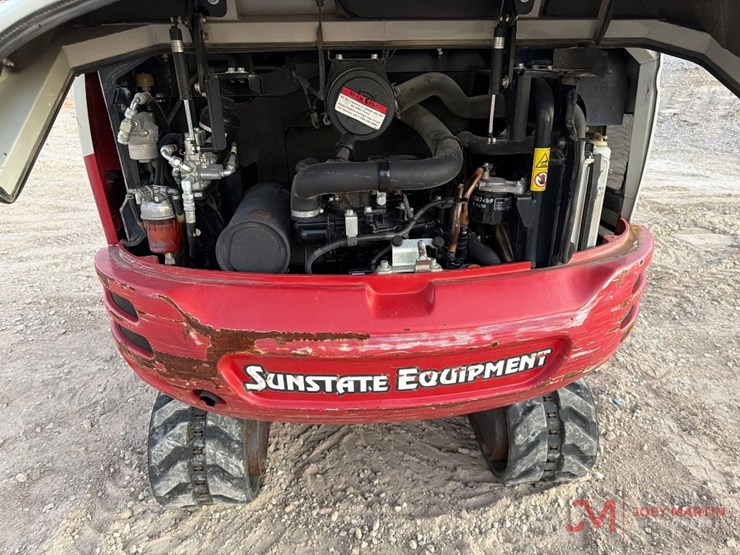 2020-takeuchi-tb230-image-11