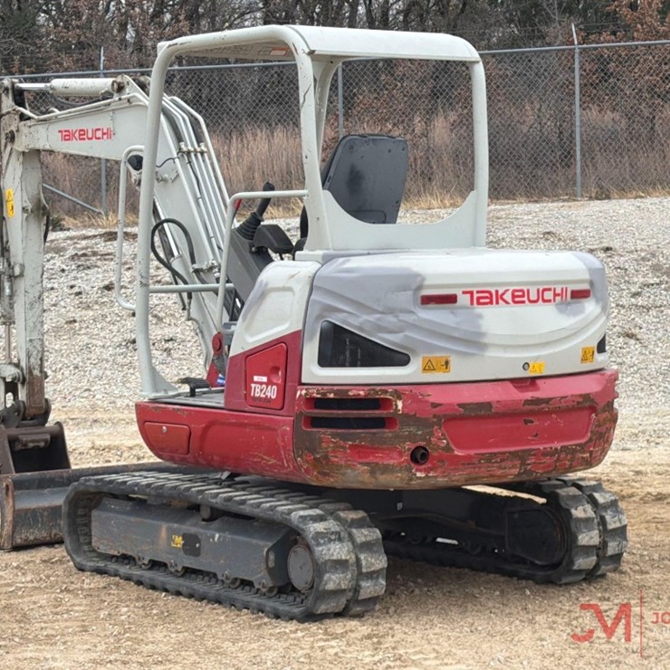 TAKEUCHI TB240