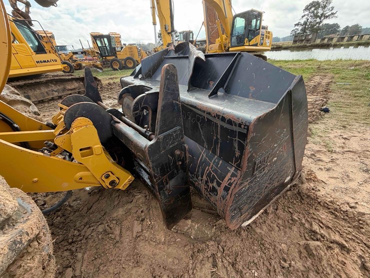 2018-caterpillar-938m-image-11