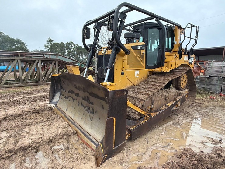 2017-caterpillar-d6t-xw-image-2