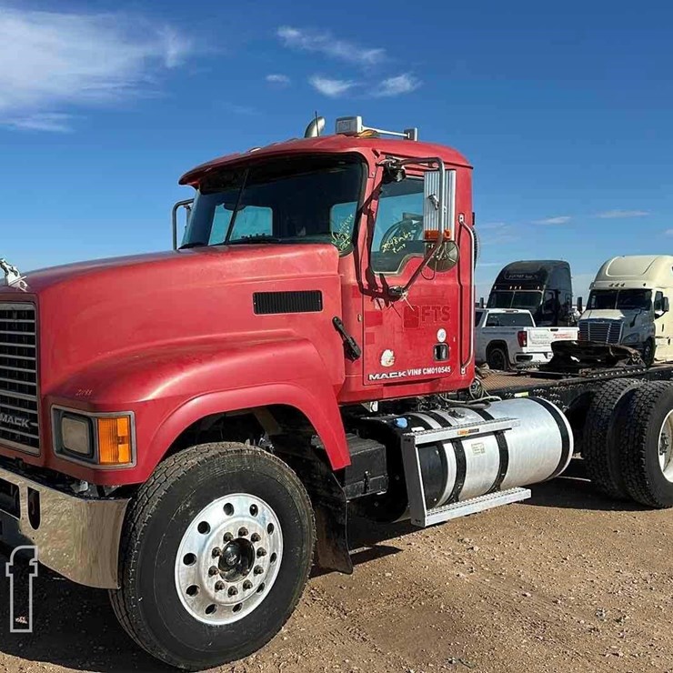 2012 MACK PINNACLE CHU613