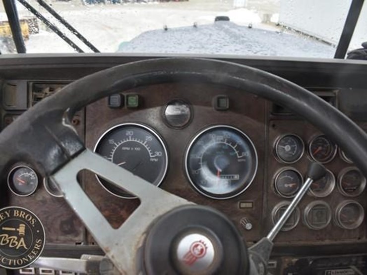 1982-kenworth-w900-image-25