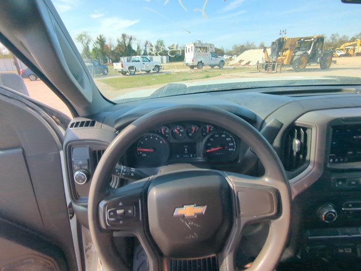 2022-chevrolet-2500-image-13