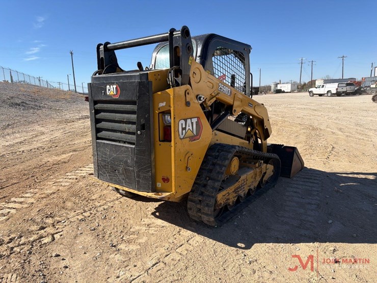 2021-caterpillar-259d3-image-3