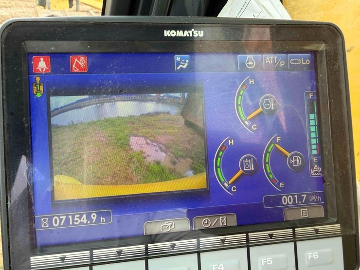 2021-komatsu-pc210-lc-11-image-30