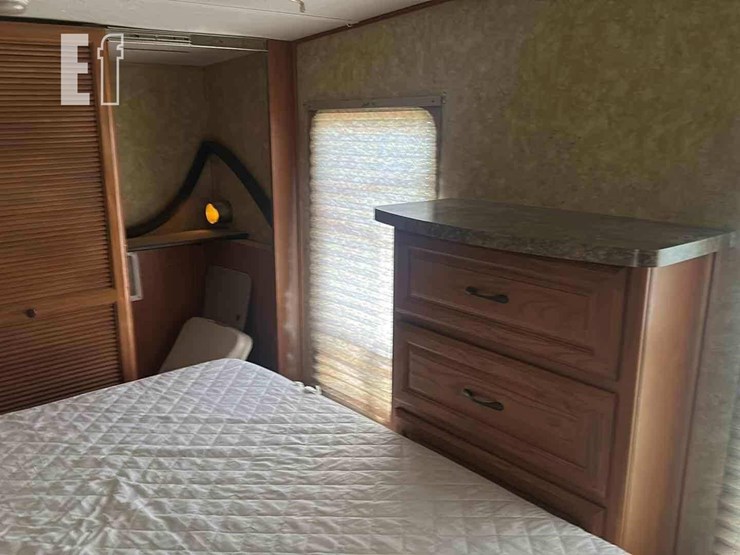 2011-forest-river-sierra-356rl-image-3