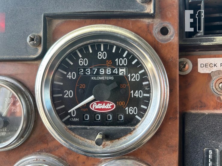 2009-peterbilt-340-image-15