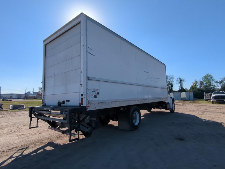 2019-international-van-truck-vn:dlp3794-image-4