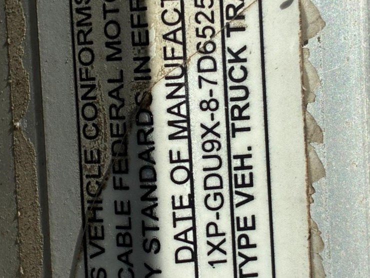 2007-peterbilt-385-image-13