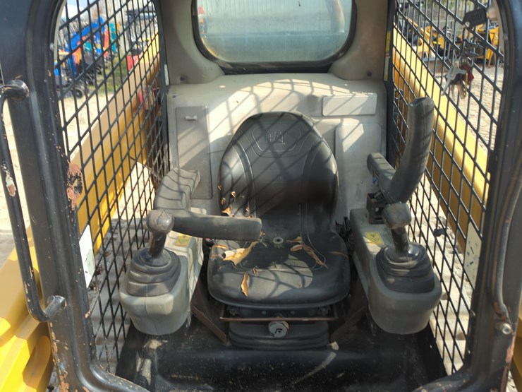 2016-caterpillar-299d2-image-9