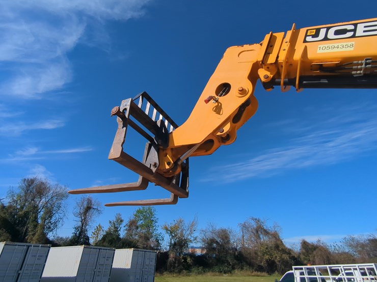 2016-jcb-507-42-image-7