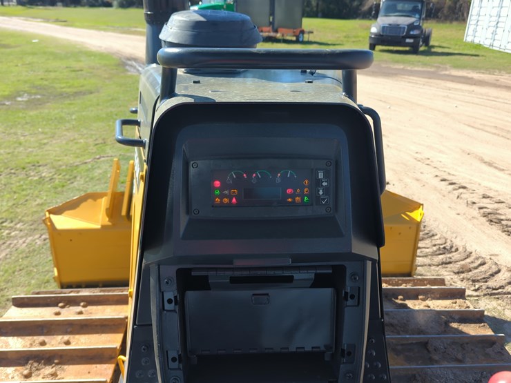 2020-deere-650k-lgp-image-19