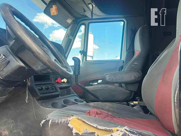 2014-international-prostar-image-5