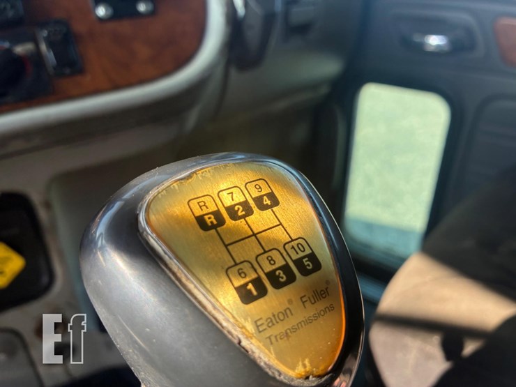 2007-peterbilt-385-image-8